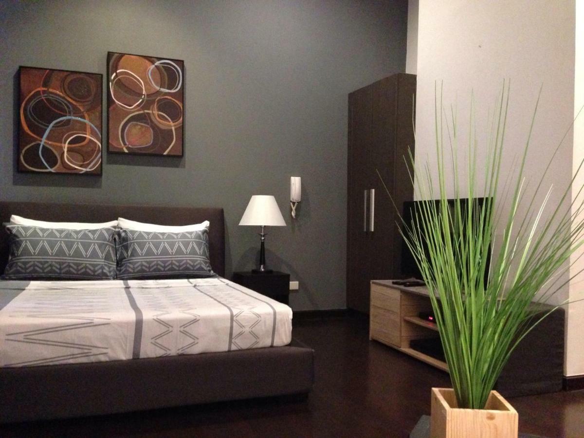 Seven Doors Aparthotels In Gramercy Makati Makati City Ngoại thất bức ảnh